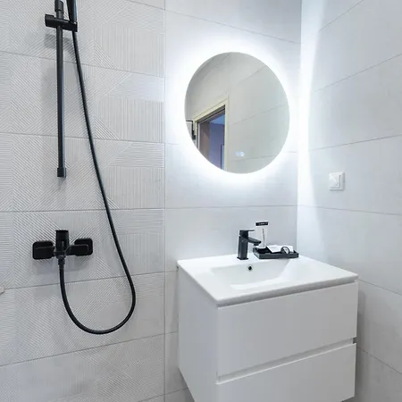 Apartment Black Vanilla Warna